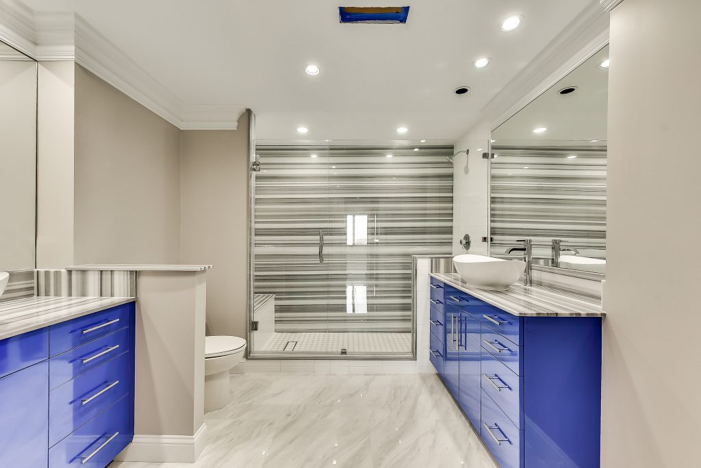 Modern bathroom design on Keller Springs Road