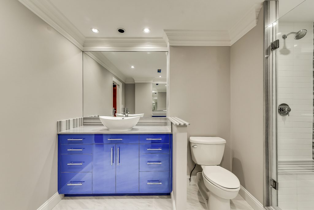 Modern bathroom design on Keller Springs Road